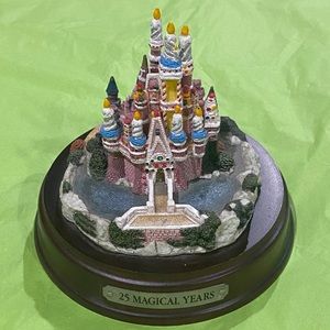 ✨ LIMITED EDITION ✨ 25th Disney Magic Kingdom Ann.